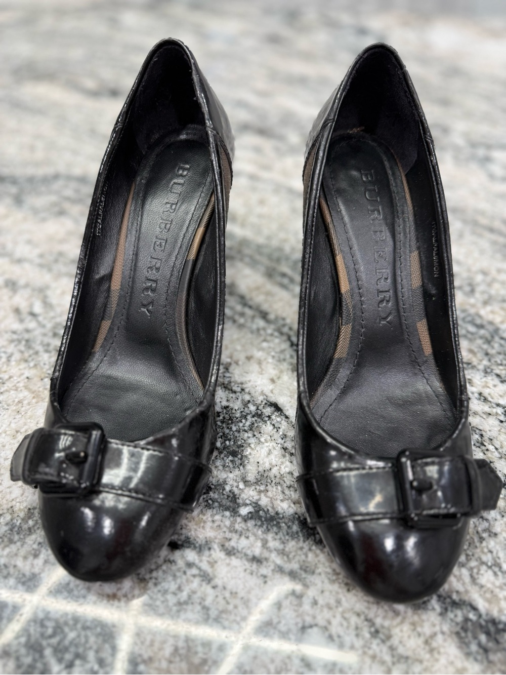 Burberry Black Patent Leather Pointed Toe Pump with Buckle Detail 36 - Picture 7 of 16